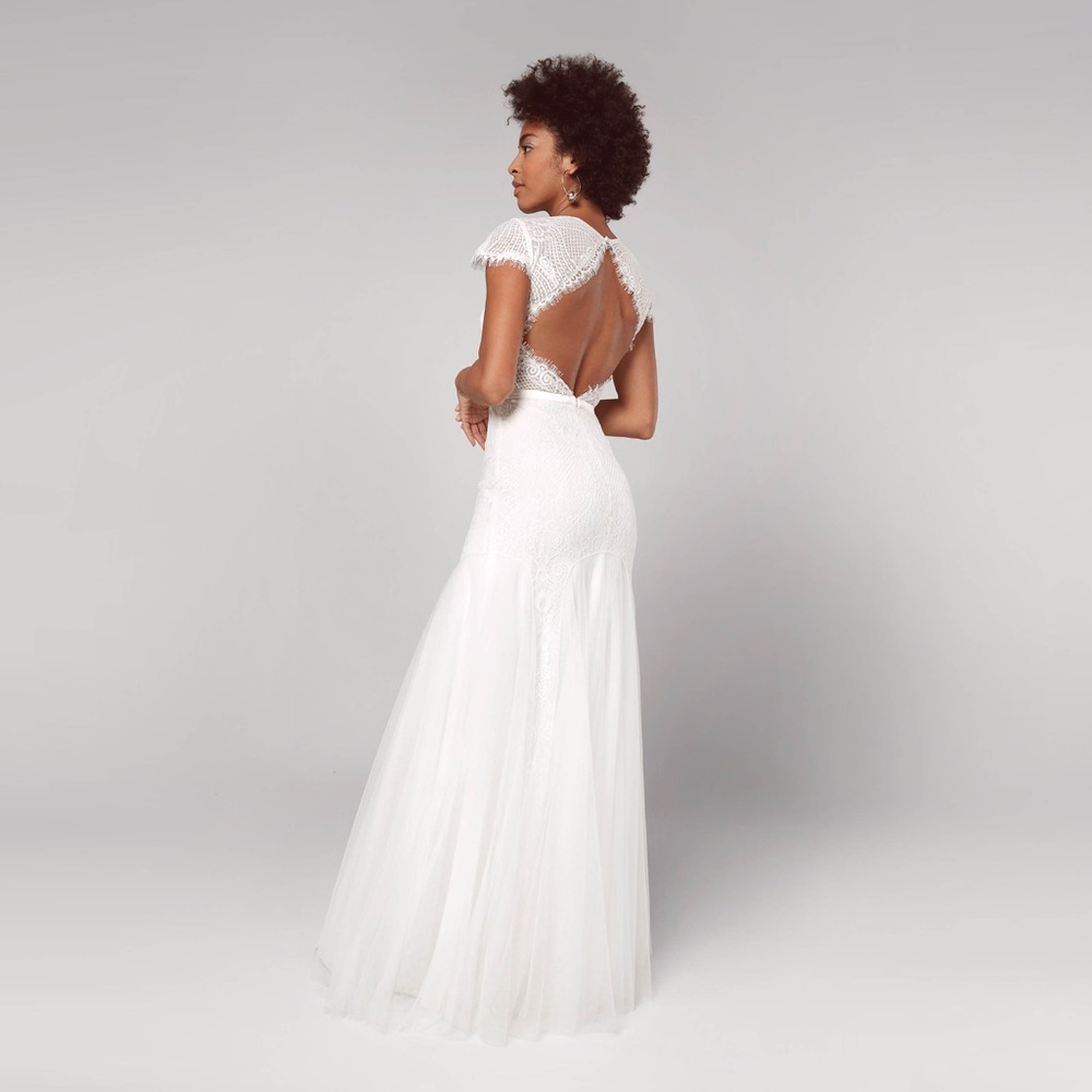 Lace Cap Sleeve Open Back Wedding Dress Size 2
